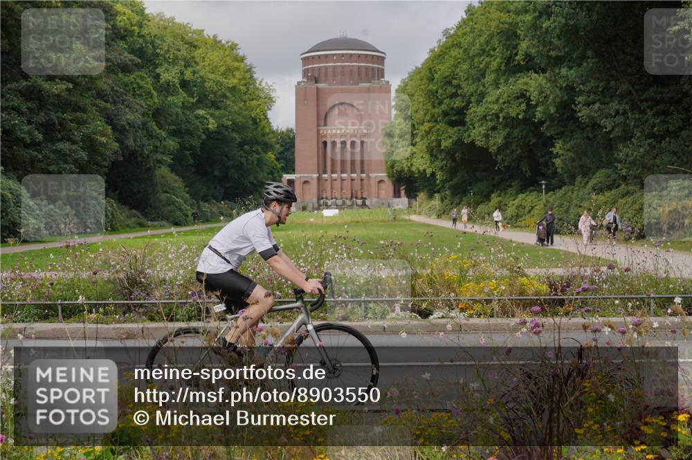14.09.2025 - Stadtparktriathlon Michael Burmester http://msf.ph/oto/8903550 14.09.2025 10:38:54 Radfahren 581, 624, 706, 766, 779 meine-sportfotos.de