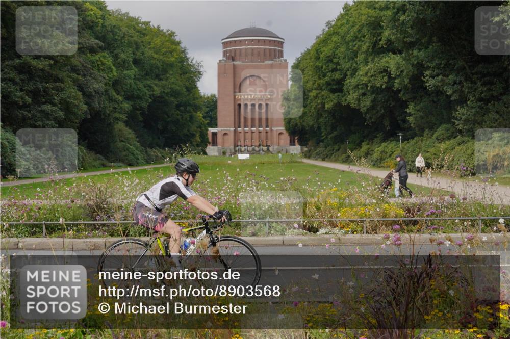 14.09.2025 - Stadtparktriathlon Michael Burmester http://msf.ph/oto/8903568 14.09.2025 10:39:25 Radfahren 515, 637, 650, 758, 815 meine-sportfotos.de