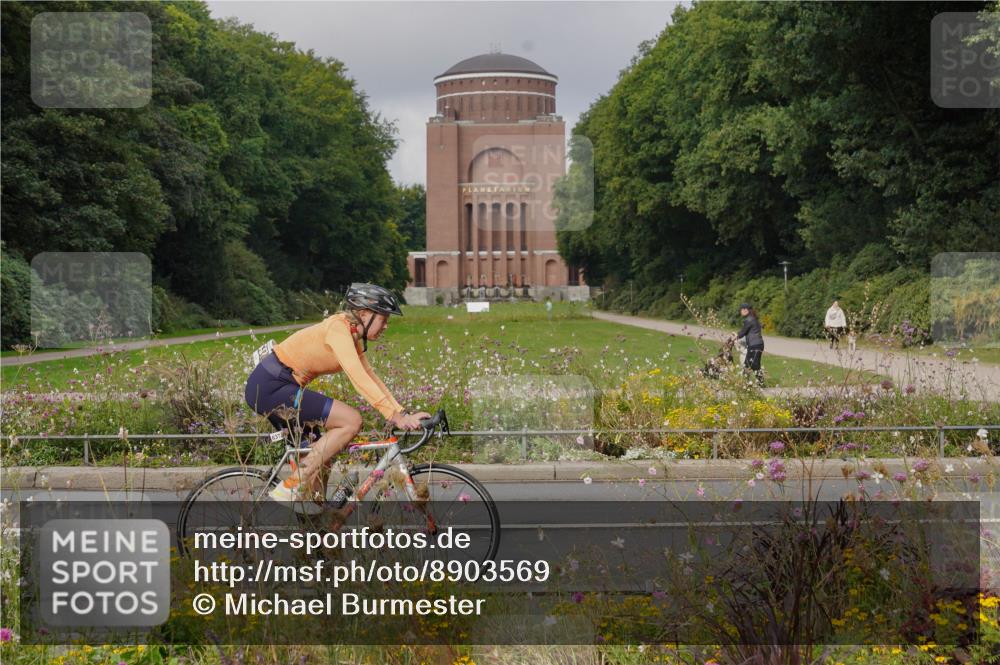 14.09.2025 - Stadtparktriathlon Michael Burmester http://msf.ph/oto/8903569 14.09.2025 10:39:26 Radfahren 515, 637, 650, 758, 815 meine-sportfotos.de