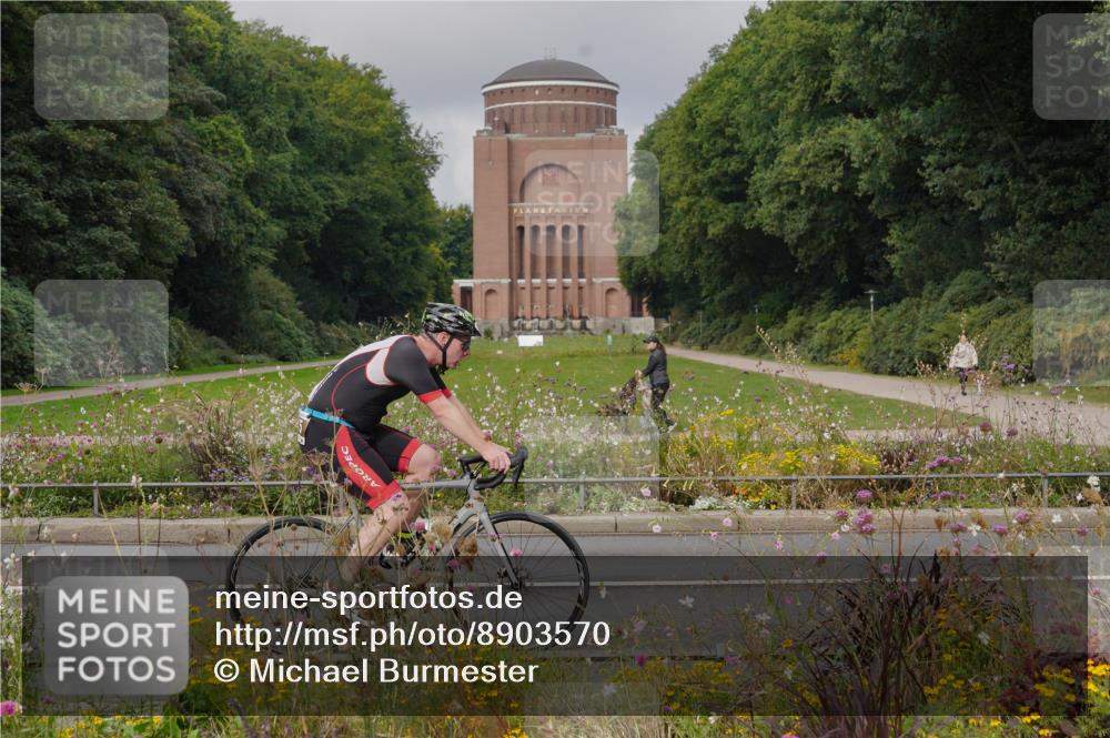 14.09.2025 - Stadtparktriathlon Michael Burmester http://msf.ph/oto/8903570 14.09.2025 10:39:30 Radfahren 515, 598, 637, 643, 650, 815 meine-sportfotos.de