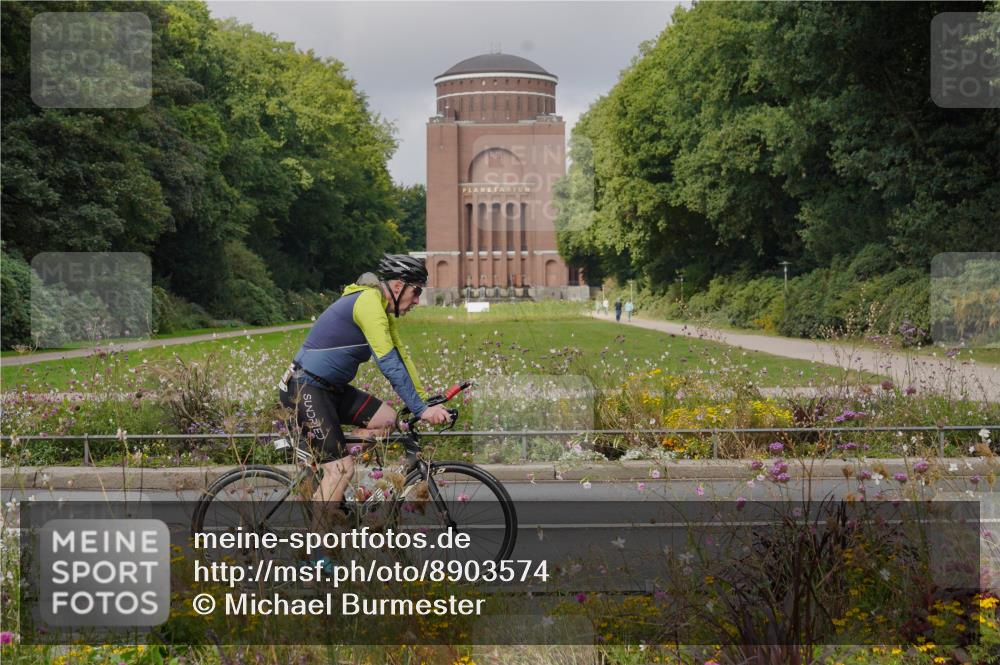 14.09.2025 - Stadtparktriathlon Michael Burmester http://msf.ph/oto/8903574 14.09.2025 10:39:53 Radfahren 736, 780, 790, 796 meine-sportfotos.de
