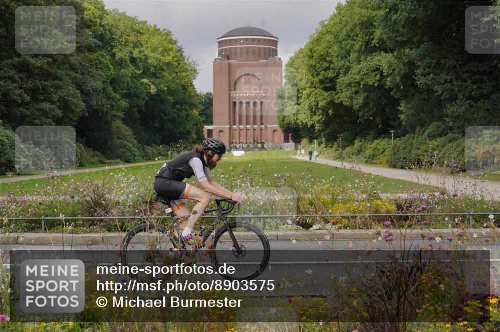 14.09.2025 - Stadtparktriathlon Michael Burmester http://msf.ph/oto/8903575 14.09.2025 10:39:54 Radfahren 736, 780, 790, 796 meine-sportfotos.de