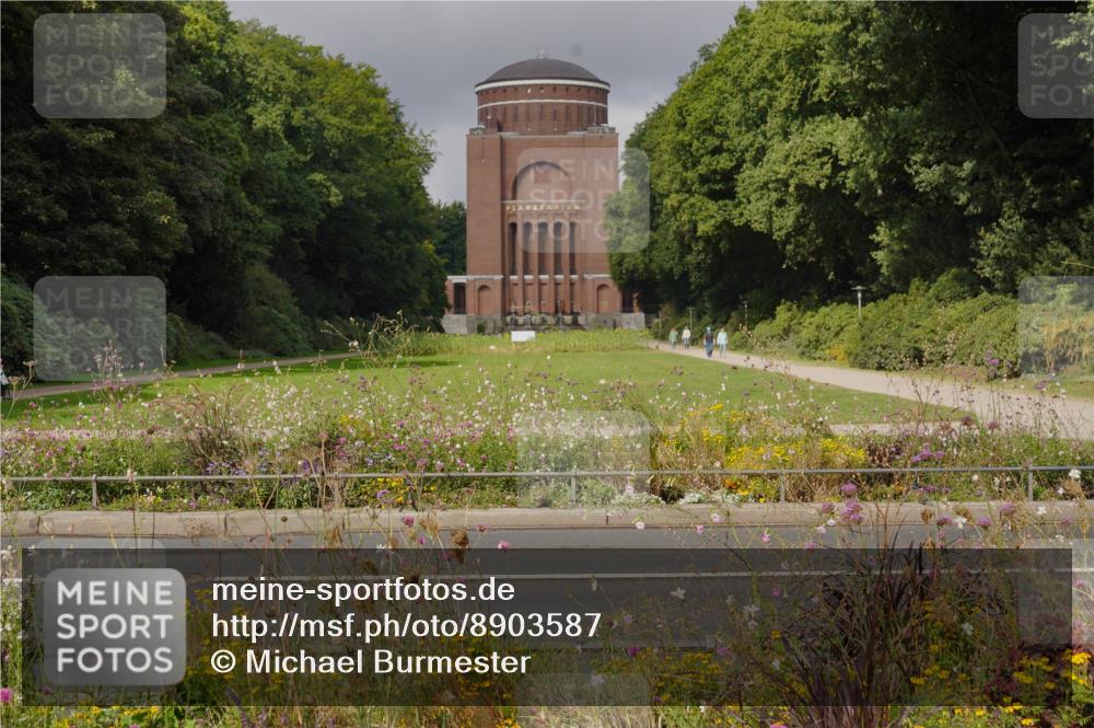 14.09.2025 - Stadtparktriathlon Michael Burmester http://msf.ph/oto/8903587 14.09.2025 10:40:14 Radfahren 626, 712, 714 meine-sportfotos.de