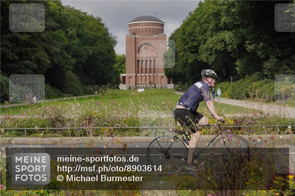 14.09.2025 - Stadtparktriathlon Michael Burmester http://msf.ph/oto/8903614 14.09.2025 10:40:43 Radfahren 641, 655, 682, 735, 765, 792, 816 meine-sportfotos.de