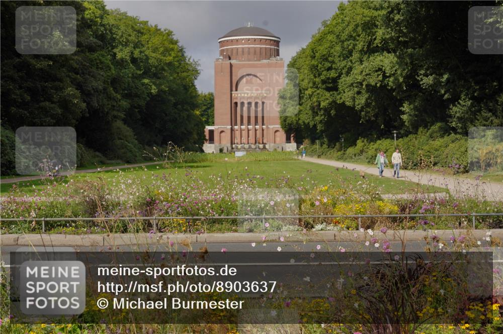 14.09.2025 - Stadtparktriathlon Michael Burmester http://msf.ph/oto/8903637 14.09.2025 10:41:24 Radfahren 654, 674, 728, 793 meine-sportfotos.de