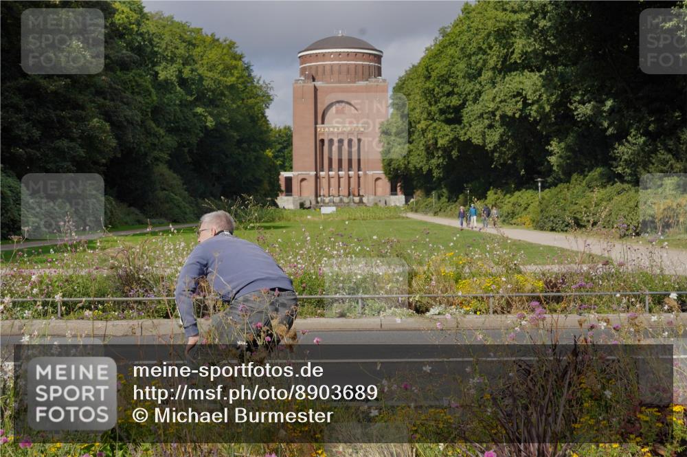 14.09.2025 - Stadtparktriathlon Michael Burmester http://msf.ph/oto/8903689 14.09.2025 10:42:27 Radfahren 599, 657, 676, 754 meine-sportfotos.de