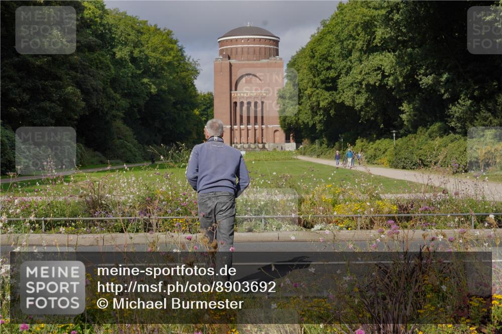 14.09.2025 - Stadtparktriathlon Michael Burmester http://msf.ph/oto/8903692 14.09.2025 10:42:28 Radfahren 599, 676 meine-sportfotos.de