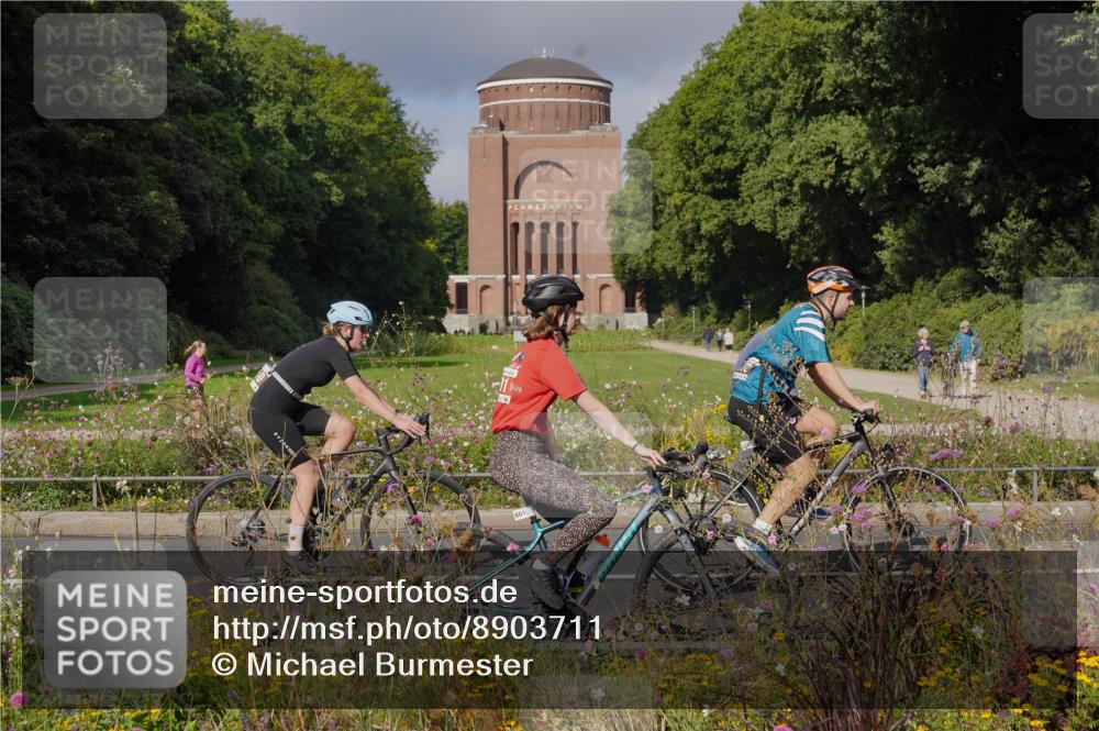 14.09.2025 - Stadtparktriathlon Michael Burmester http://msf.ph/oto/8903711 14.09.2025 10:43:03 Radfahren 600, 601, 710, 772 meine-sportfotos.de