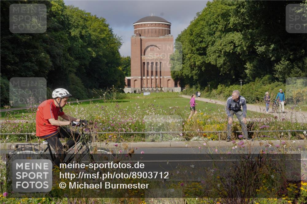 14.09.2025 - Stadtparktriathlon Michael Burmester http://msf.ph/oto/8903712 14.09.2025 10:43:06 Radfahren 600, 601, 663, 710, 772 meine-sportfotos.de