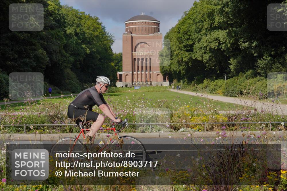 14.09.2025 - Stadtparktriathlon Michael Burmester http://msf.ph/oto/8903717 14.09.2025 10:43:31 Radfahren 693, 734, 764, 783, 788, 798, 805, 811, 817 meine-sportfotos.de