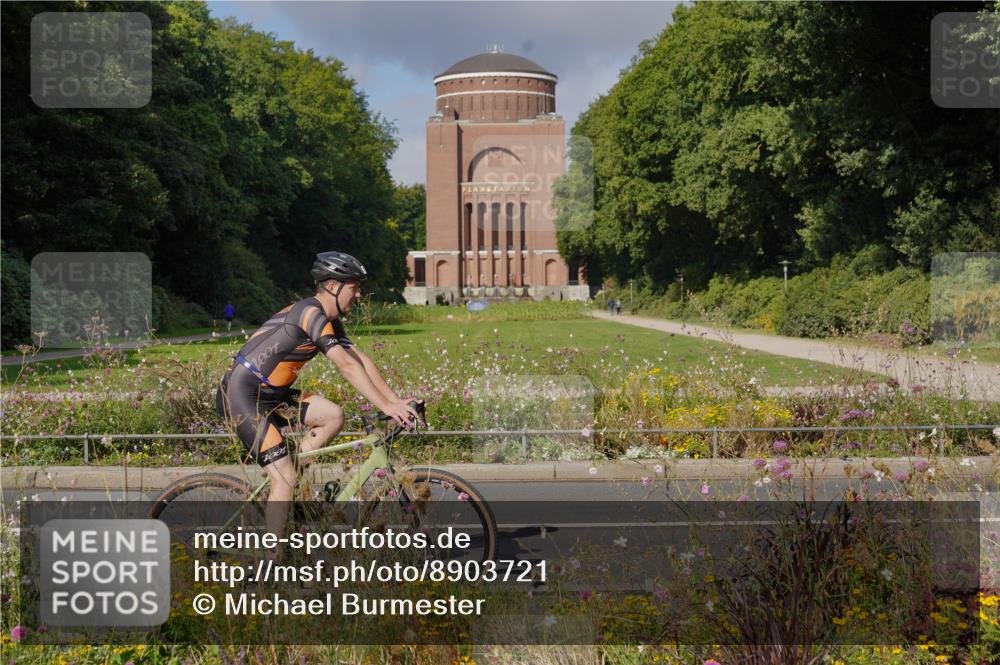 14.09.2025 - Stadtparktriathlon Michael Burmester http://msf.ph/oto/8903721 14.09.2025 10:43:37 Radfahren 693, 734, 764, 783, 788, 797, 798, 806, 811 meine-sportfotos.de