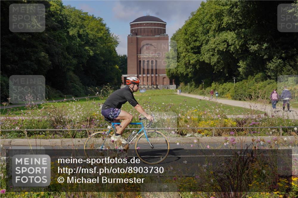 14.09.2025 - Stadtparktriathlon Michael Burmester http://msf.ph/oto/8903730 14.09.2025 10:44:19 Radfahren 582, 661, 668, 720, 752, 763, 775, 782 meine-sportfotos.de