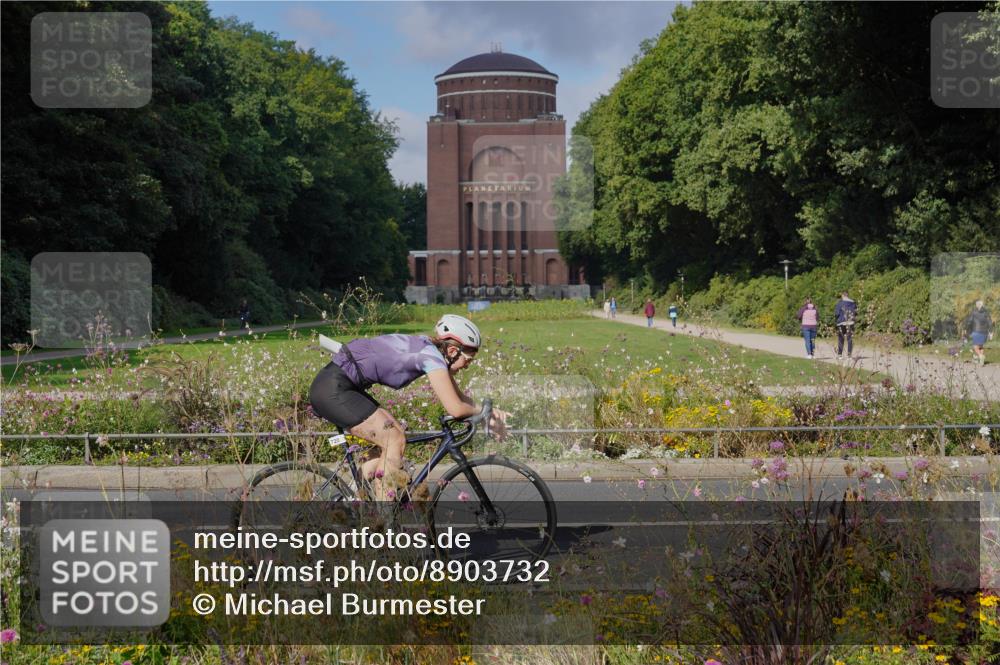 14.09.2025 - Stadtparktriathlon Michael Burmester http://msf.ph/oto/8903732 14.09.2025 10:44:28 Radfahren 582, 633, 677, 720, 727, 752 meine-sportfotos.de
