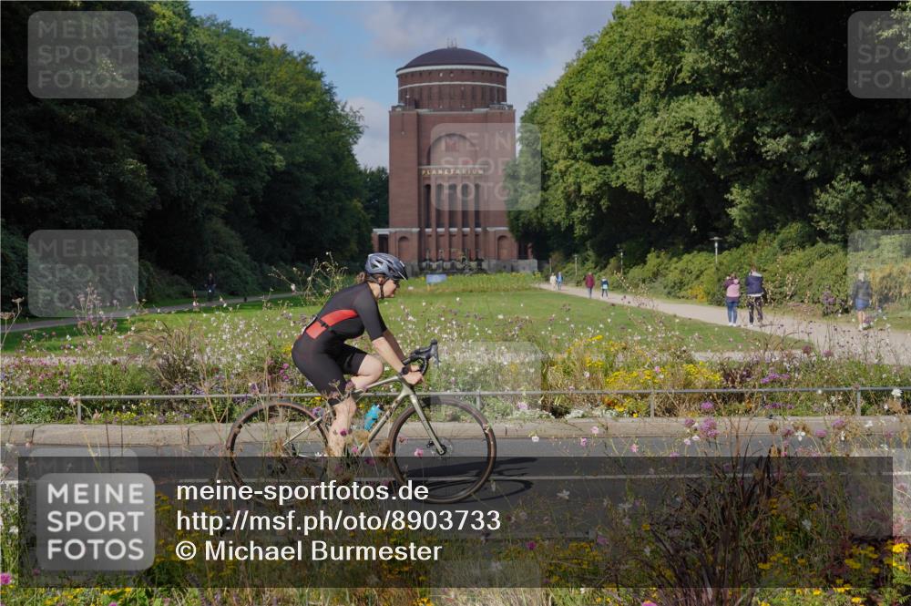 14.09.2025 - Stadtparktriathlon Michael Burmester http://msf.ph/oto/8903733 14.09.2025 10:44:29 Radfahren 633, 677, 720, 727, 752 meine-sportfotos.de