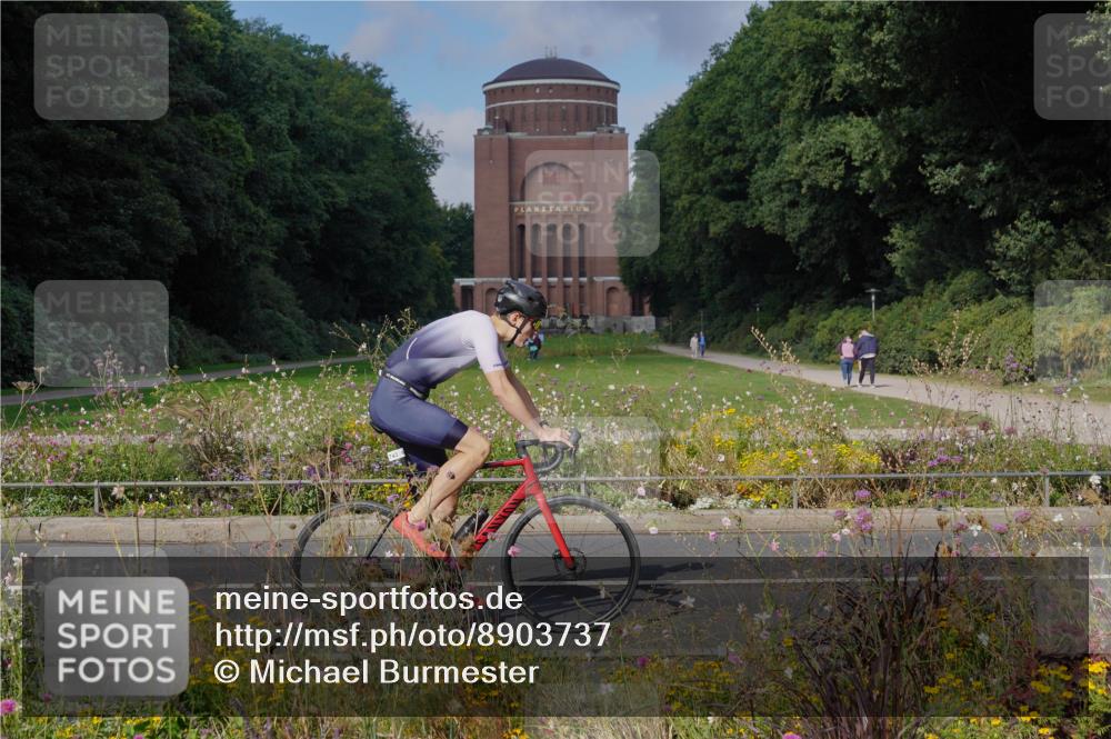 14.09.2025 - Stadtparktriathlon Michael Burmester http://msf.ph/oto/8903737 14.09.2025 10:44:47 Radfahren 631, 694, 743, 785, 813 meine-sportfotos.de