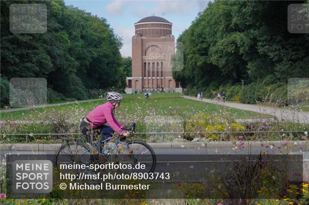 14.09.2025 - Stadtparktriathlon Michael Burmester http://msf.ph/oto/8903743 14.09.2025 10:45:05 Radfahren 627, 629, 671, 691, 759, 799 meine-sportfotos.de