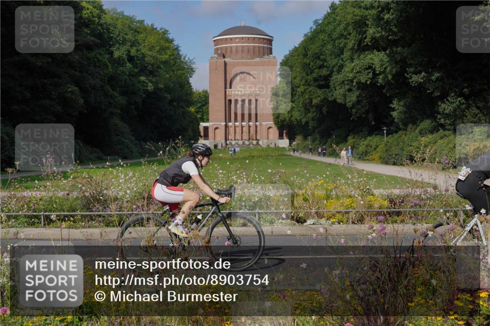 14.09.2025 - Stadtparktriathlon Michael Burmester http://msf.ph/oto/8903754 14.09.2025 10:45:33 Radfahren 639, 648, 685, 686, 761 meine-sportfotos.de