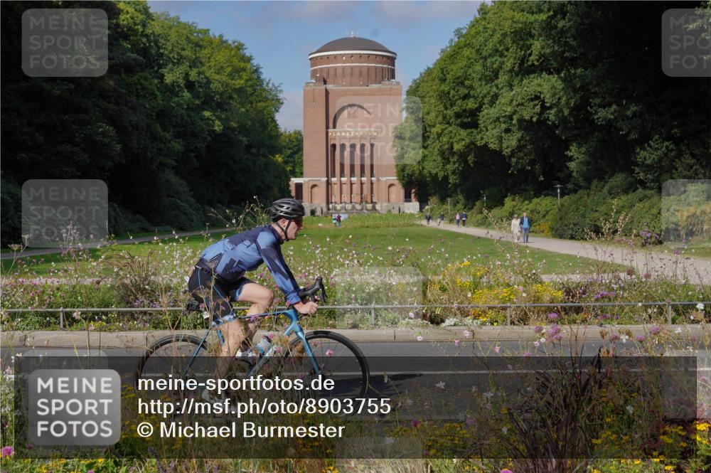 14.09.2025 - Stadtparktriathlon Michael Burmester http://msf.ph/oto/8903755 14.09.2025 10:45:40 Radfahren 622, 686, 761 meine-sportfotos.de