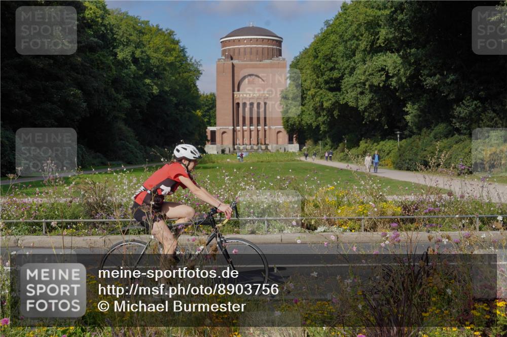 14.09.2025 - Stadtparktriathlon Michael Burmester http://msf.ph/oto/8903756 14.09.2025 10:45:41 Radfahren 622, 686, 761 meine-sportfotos.de