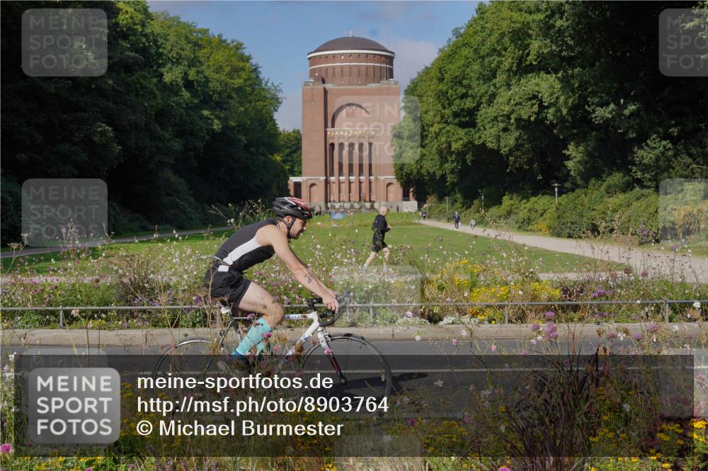 14.09.2025 - Stadtparktriathlon Michael Burmester http://msf.ph/oto/8903764 14.09.2025 10:46:20 Radfahren 632, 766 meine-sportfotos.de