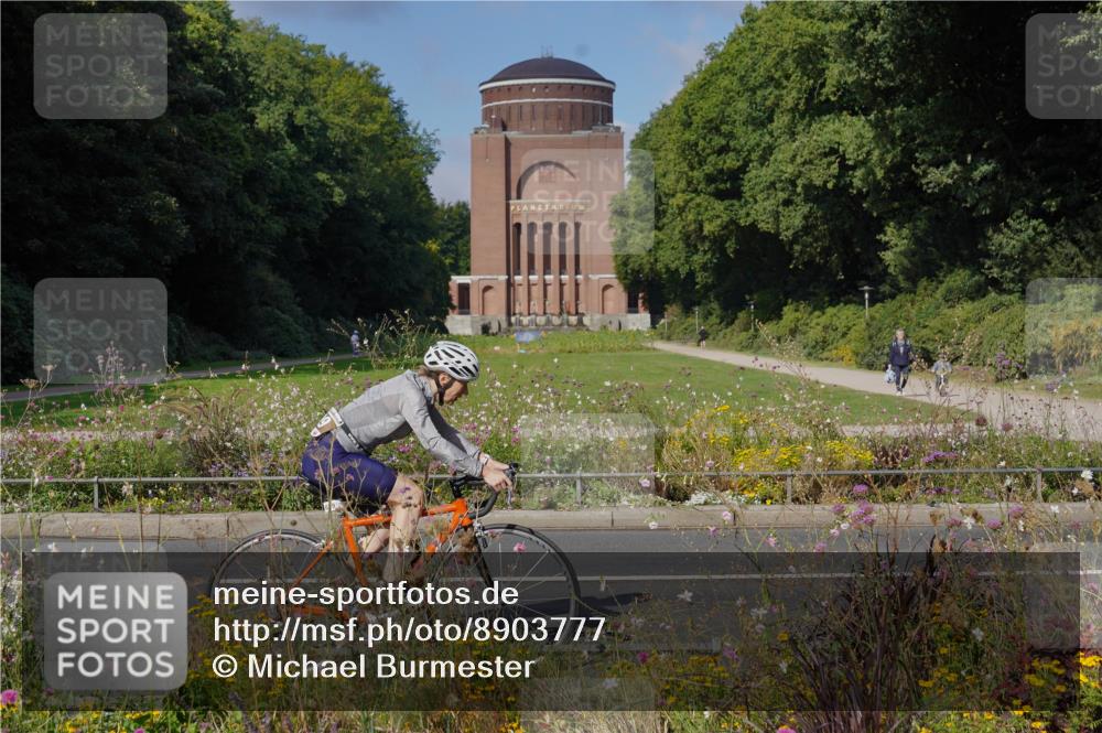 14.09.2025 - Stadtparktriathlon Michael Burmester http://msf.ph/oto/8903777 14.09.2025 10:47:01 Radfahren 699, 732, 756, 786 meine-sportfotos.de