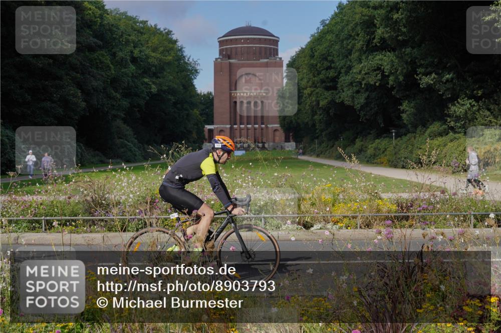 14.09.2025 - Stadtparktriathlon Michael Burmester http://msf.ph/oto/8903793 14.09.2025 10:48:04 Radfahren 647, 662, 665, 695, 728, 740, 749, 762, 765, 777, 818 meine-sportfotos.de