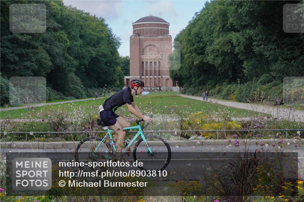 14.09.2025 - Stadtparktriathlon Michael Burmester http://msf.ph/oto/8903810 14.09.2025 10:49:01 Radfahren 558, 674, 746, 760, 770, 771, 778, 802 meine-sportfotos.de