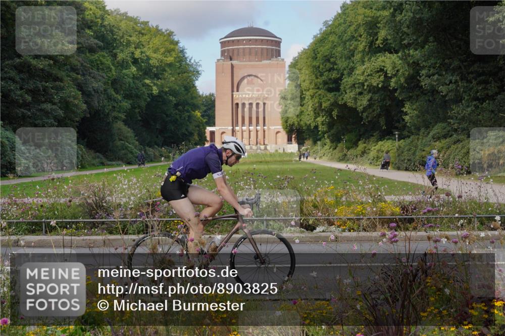 14.09.2025 - Stadtparktriathlon Michael Burmester http://msf.ph/oto/8903825 14.09.2025 10:49:51 Radfahren 638, 643, 744, 754, 767 meine-sportfotos.de