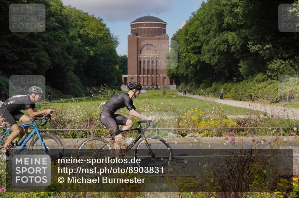 14.09.2025 - Stadtparktriathlon Michael Burmester http://msf.ph/oto/8903831 14.09.2025 10:50:12 Radfahren 681, 692, 764, 783, 788, 798, 811, 817, 820 meine-sportfotos.de