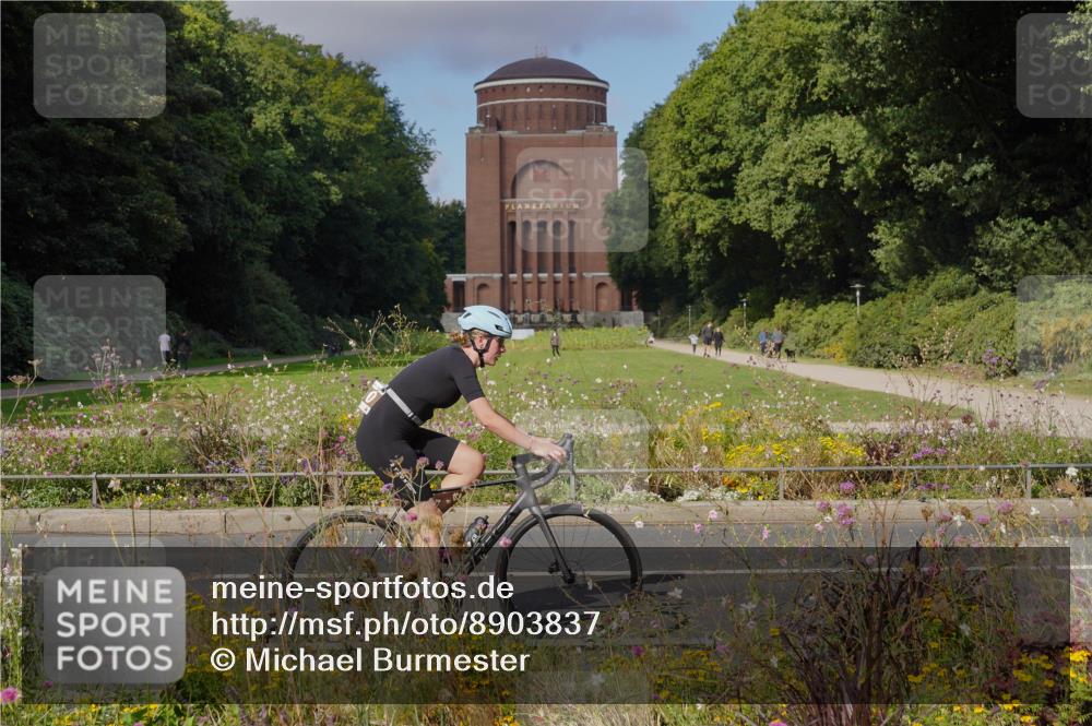 14.09.2025 - Stadtparktriathlon Michael Burmester http://msf.ph/oto/8903837 14.09.2025 10:50:33 Radfahren 676, 683, 698, 710, 739, 763 meine-sportfotos.de
