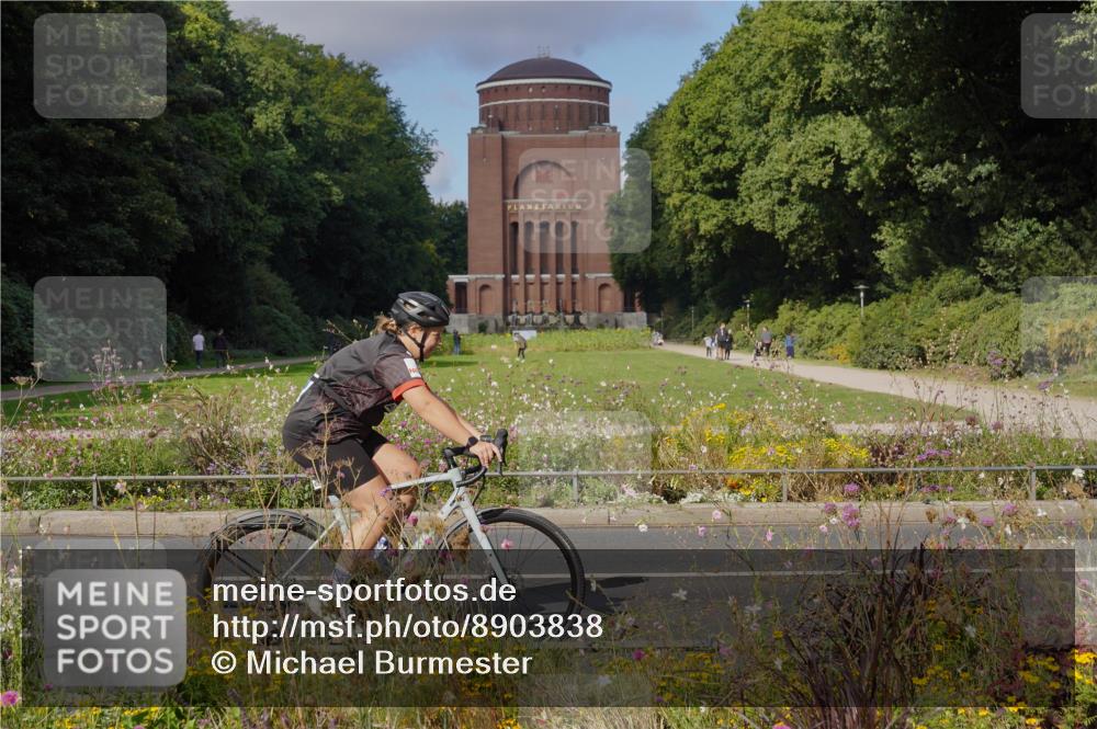 14.09.2025 - Stadtparktriathlon Michael Burmester http://msf.ph/oto/8903838 14.09.2025 10:50:37 Radfahren 676, 683, 710, 739, 753, 782 meine-sportfotos.de