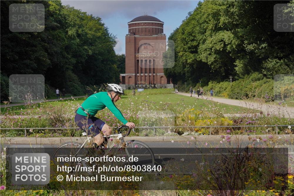 14.09.2025 - Stadtparktriathlon Michael Burmester http://msf.ph/oto/8903840 14.09.2025 10:50:40 Radfahren 676, 683, 739, 753, 782 meine-sportfotos.de