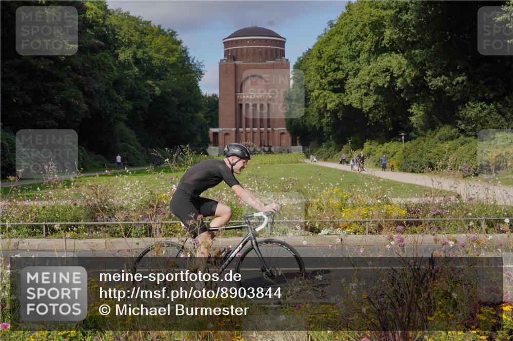 14.09.2025 - Stadtparktriathlon Michael Burmester http://msf.ph/oto/8903844 14.09.2025 10:50:51 Radfahren 659, 737, 753 meine-sportfotos.de