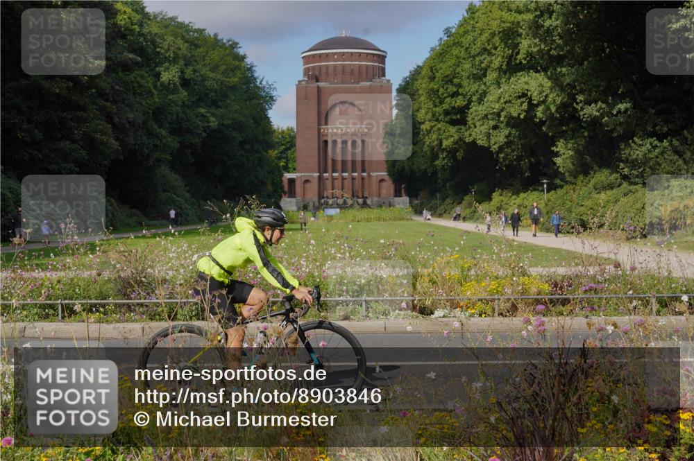 14.09.2025 - Stadtparktriathlon Michael Burmester http://msf.ph/oto/8903846 14.09.2025 10:51:01 Radfahren 621, 654, 678 meine-sportfotos.de