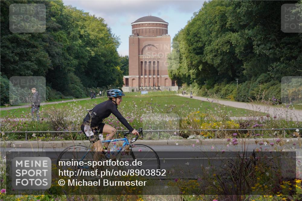 14.09.2025 - Stadtparktriathlon Michael Burmester http://msf.ph/oto/8903852 14.09.2025 10:51:40 Radfahren 664 meine-sportfotos.de