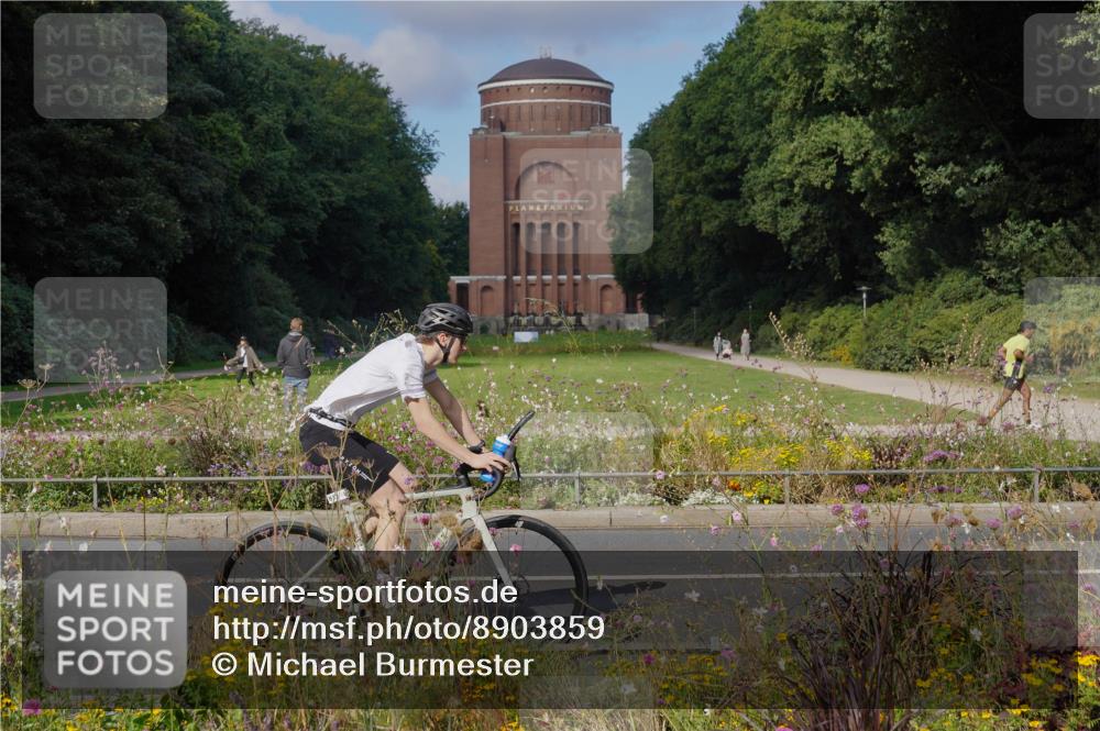14.09.2025 - Stadtparktriathlon Michael Burmester http://msf.ph/oto/8903859 14.09.2025 10:52:09 Radfahren 661, 720, 759, 772, 785, 797, 799, 813 meine-sportfotos.de