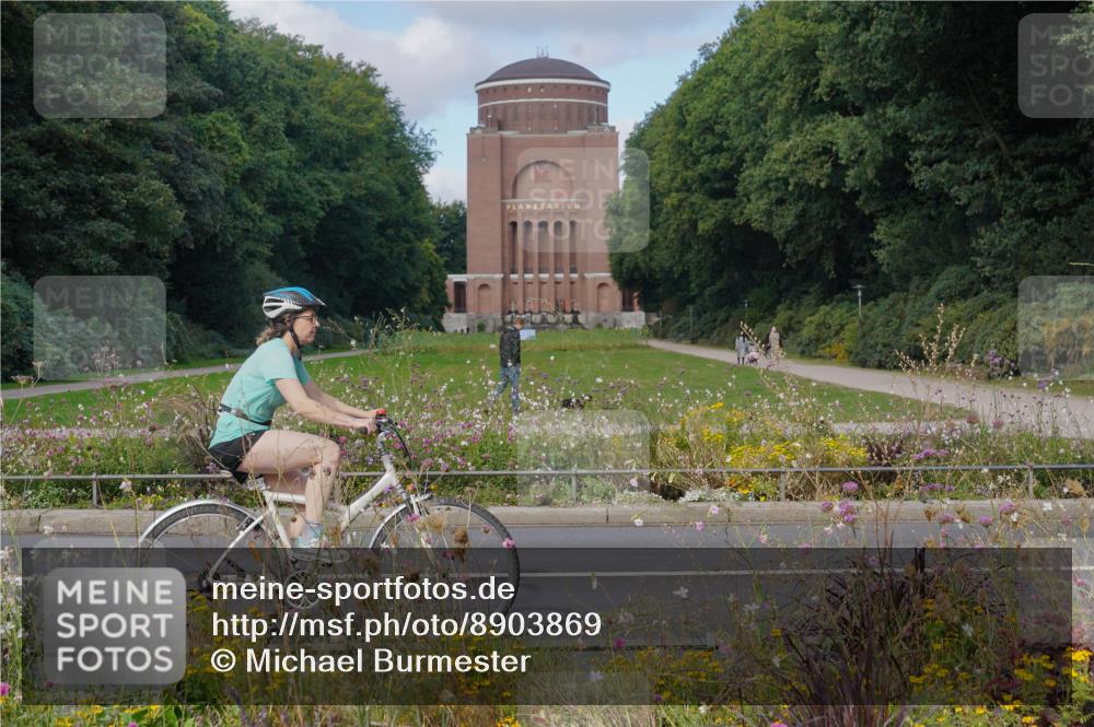 14.09.2025 - Stadtparktriathlon Michael Burmester http://msf.ph/oto/8903869 14.09.2025 10:52:26 Radfahren 633, 655, 663, 677, 748, 800, 805 meine-sportfotos.de