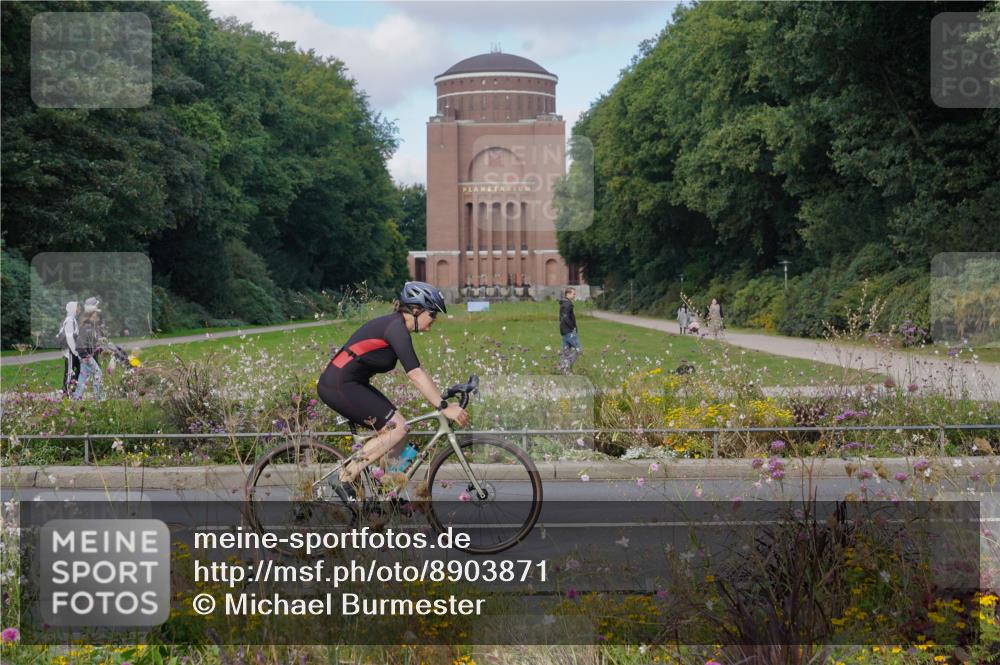 14.09.2025 - Stadtparktriathlon Michael Burmester http://msf.ph/oto/8903871 14.09.2025 10:52:29 Radfahren 633, 655, 663, 677, 748, 800 meine-sportfotos.de