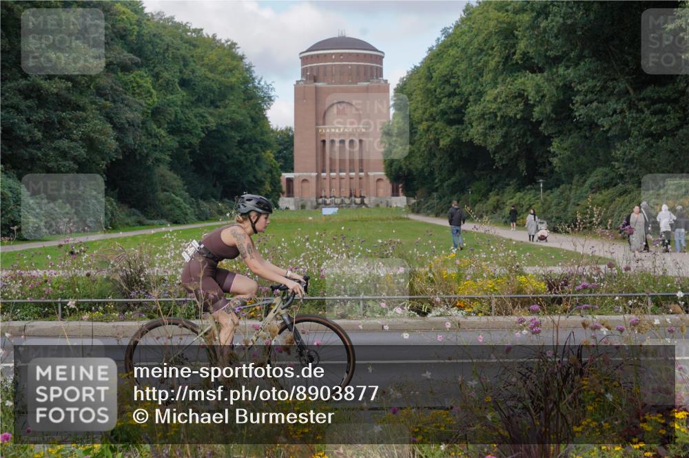 14.09.2025 - Stadtparktriathlon Michael Burmester http://msf.ph/oto/8903877 14.09.2025 10:52:52 Radfahren 646, 657, 723, 730 meine-sportfotos.de