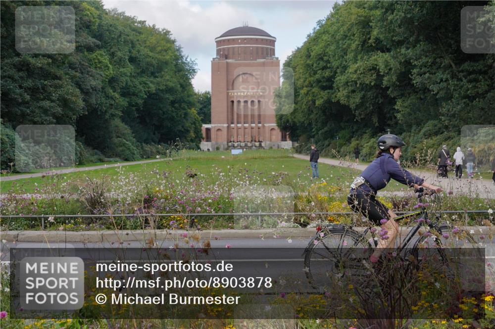 14.09.2025 - Stadtparktriathlon Michael Burmester http://msf.ph/oto/8903878 14.09.2025 10:52:56 Radfahren 646, 657, 708, 730 meine-sportfotos.de