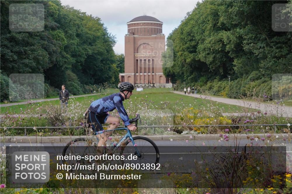 14.09.2025 - Stadtparktriathlon Michael Burmester http://msf.ph/oto/8903892 14.09.2025 10:54:13 Radfahren 735, 761, 793, 865 meine-sportfotos.de