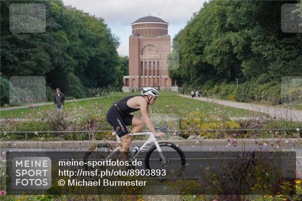 14.09.2025 - Stadtparktriathlon Michael Burmester http://msf.ph/oto/8903893 14.09.2025 10:54:15 Radfahren 735, 761, 793, 865 meine-sportfotos.de