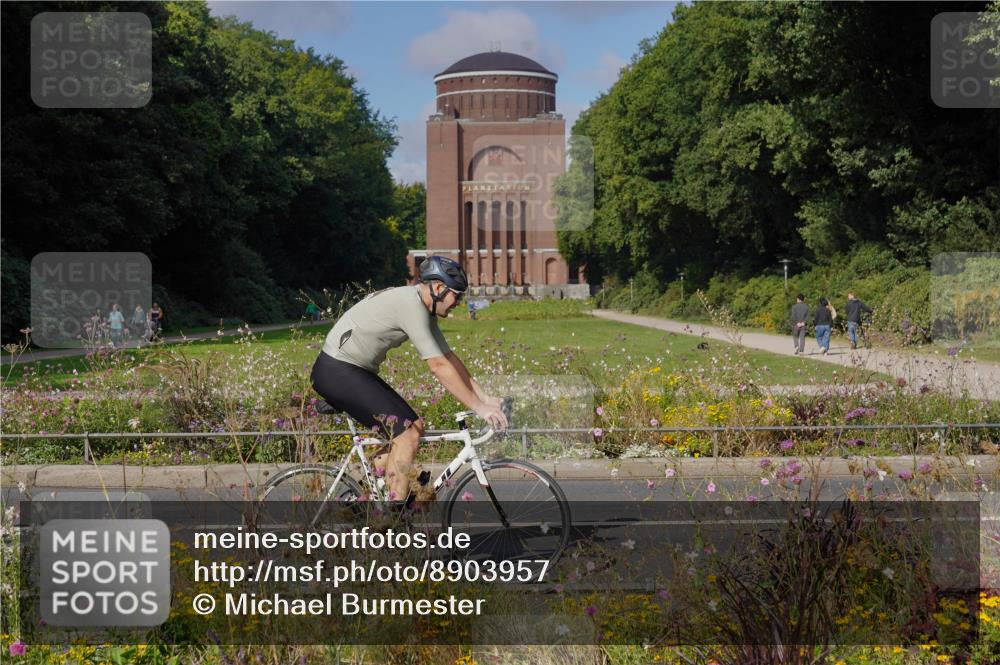 14.09.2025 - Stadtparktriathlon Michael Burmester http://msf.ph/oto/8903957 14.09.2025 10:56:50 Radfahren 697, 746, 755, 764, 767, 771, 776, 783, 796, 807, 811, 817, 914 meine-sportfotos.de