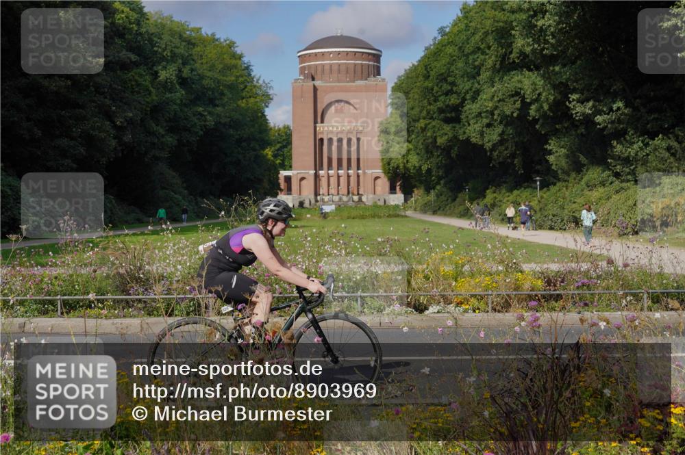 14.09.2025 - Stadtparktriathlon Michael Burmester http://msf.ph/oto/8903969 14.09.2025 10:57:13 Radfahren 626, 754, 782, 850 meine-sportfotos.de