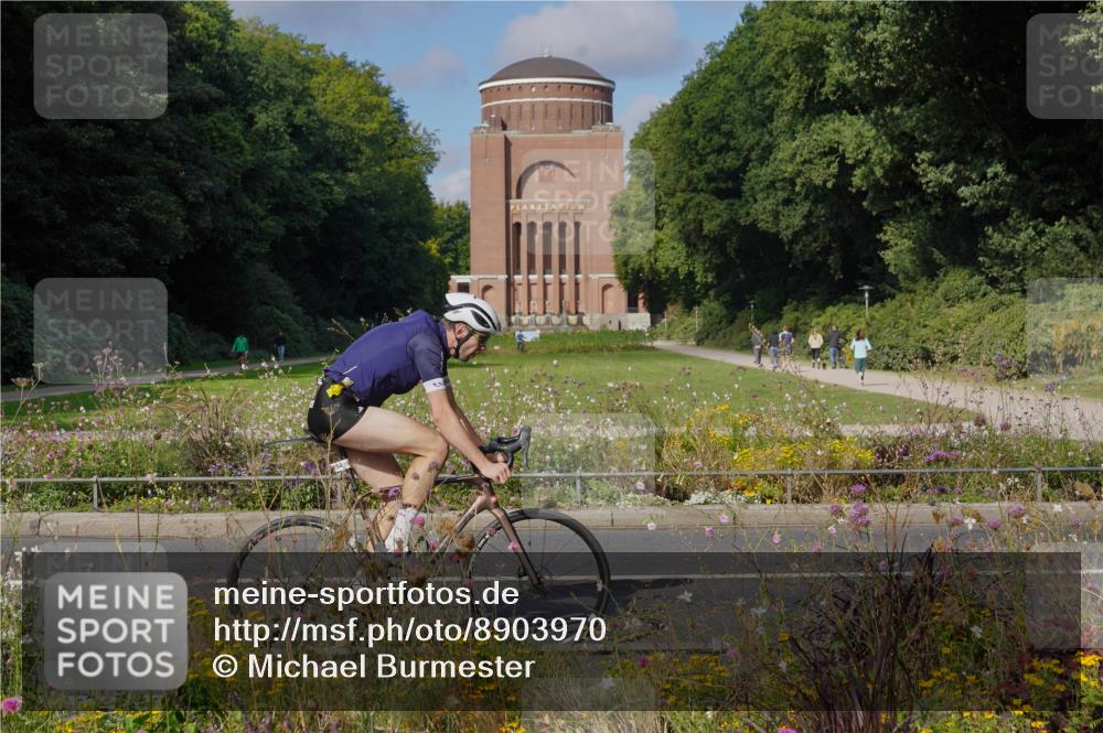 14.09.2025 - Stadtparktriathlon Michael Burmester http://msf.ph/oto/8903970 14.09.2025 10:57:17 Radfahren 626, 754, 850 meine-sportfotos.de