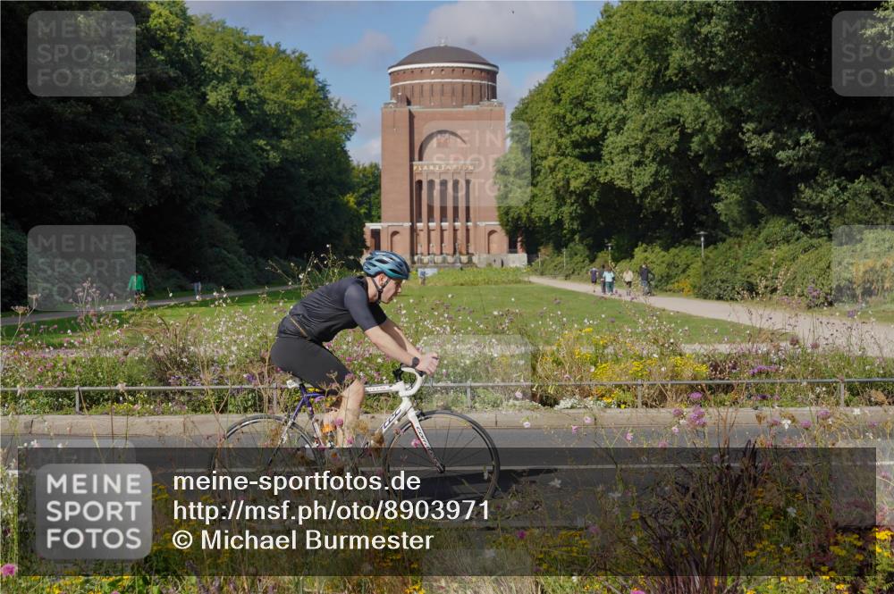 14.09.2025 - Stadtparktriathlon Michael Burmester http://msf.ph/oto/8903971 14.09.2025 10:57:27 Radfahren 638, 753, 827, 867, 905 meine-sportfotos.de