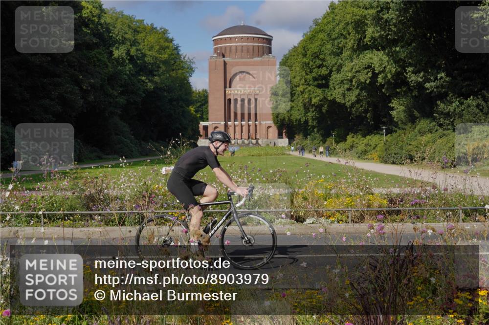 14.09.2025 - Stadtparktriathlon Michael Burmester http://msf.ph/oto/8903979 14.09.2025 10:57:55 Radfahren 637, 737, 816, 836, 841, 853 meine-sportfotos.de