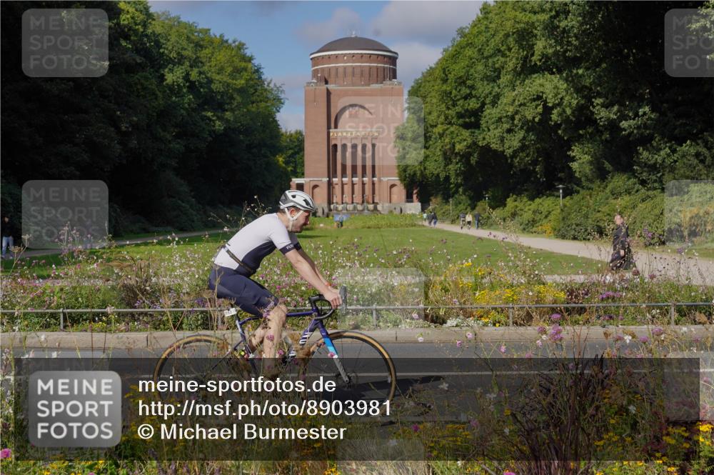 14.09.2025 - Stadtparktriathlon Michael Burmester http://msf.ph/oto/8903981 14.09.2025 10:57:57 Radfahren 637, 737, 816, 836, 841, 853 meine-sportfotos.de