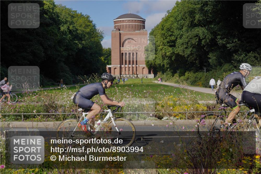 14.09.2025 - Stadtparktriathlon Michael Burmester http://msf.ph/oto/8903994 14.09.2025 10:58:29 Radfahren 820, 821, 835, 846, 848, 852, 859, 861, 872, 898, 919 meine-sportfotos.de