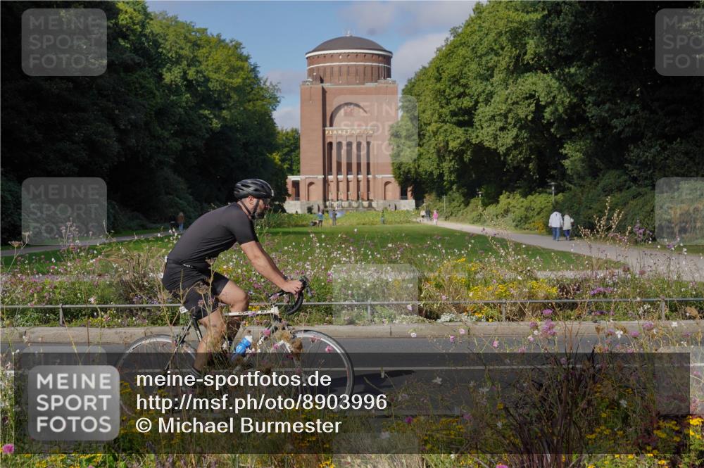 14.09.2025 - Stadtparktriathlon Michael Burmester http://msf.ph/oto/8903996 14.09.2025 10:58:35 Radfahren 714, 821, 897 meine-sportfotos.de